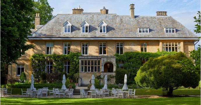 Meet for friendly networking drinks over lunch at one of the Cotswolds' chicest venues