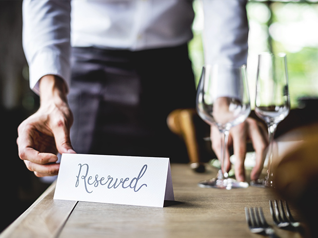 Save up to 10 per person, when eating out at independent restaurants, cafs and pubs in the Cotswolds.