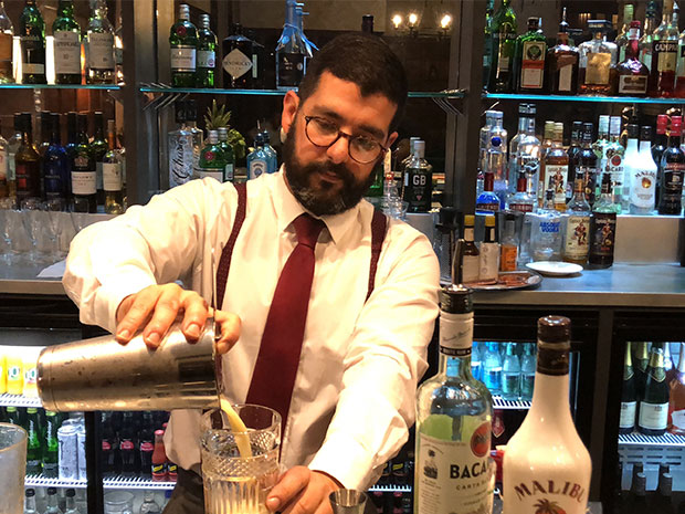 Stonehouse Court Hotel unveils Bar 1601