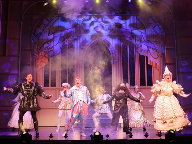 The hardworking cast includes Tweedy the Clown and unlikely star of the show, Alys!