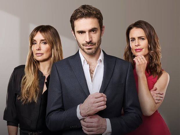 Starring Susie Amy, Oliver Farnworth and Louise Redknapp, Fatal Attraction will be coming to the Everyman Theatre in Cheltenham, this March 2022.