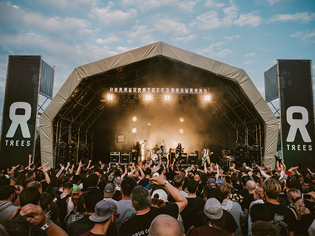 See Jimmy Eat World and Thrice headline 2000 Trees festival in Cheltenham, this July 2021.