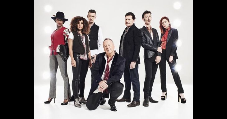 Simple Minds is playing a concert at Blenheim Palace in the Cotswolds, this June 2020.