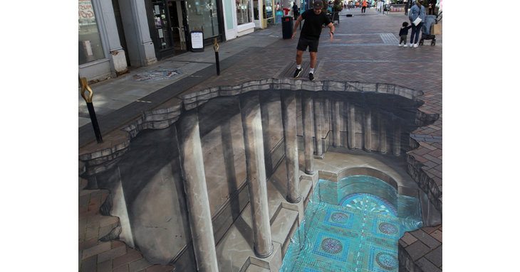 Joe Hill of 3D Joe and Max is returning to Gloucester this summer 2021 to create incredible 3D optical illusions highlighting the city's heritage.