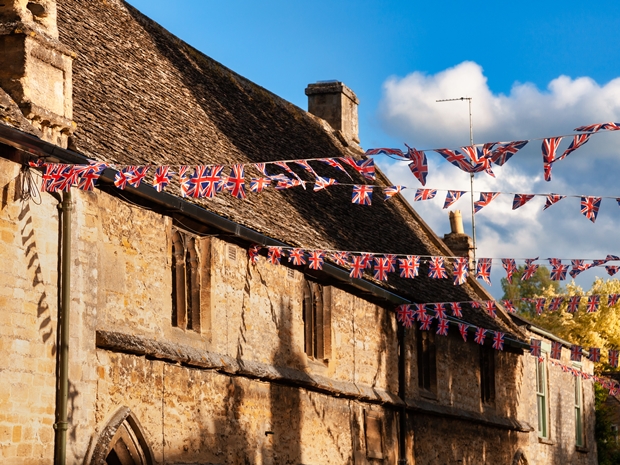Travel back in time for vintage Jubilee celebrations in Tewkesbury, this bank holiday weekend.