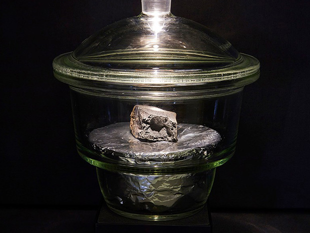 The Winchcombe meteorite has been officially classified as a carbonaceous chondrite.  Trustees of the Natural History Museum