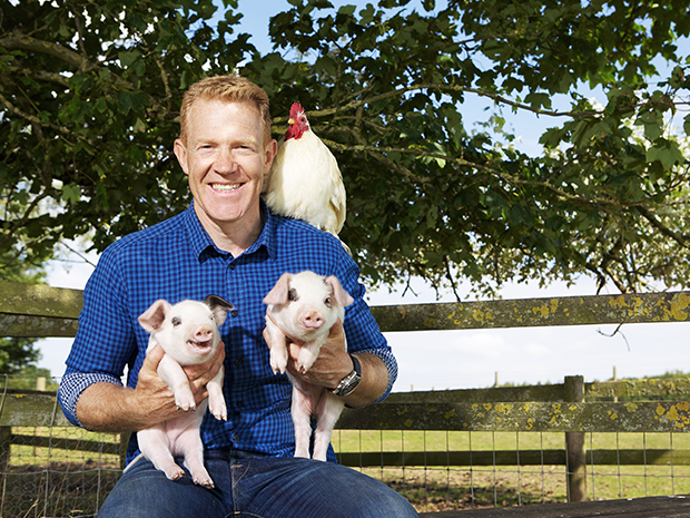 Celebrate National Countryside Week with Adam Henson this August 2021, with breakfast and a full days admission to Cotswold Farm Park included in the ticket price.
