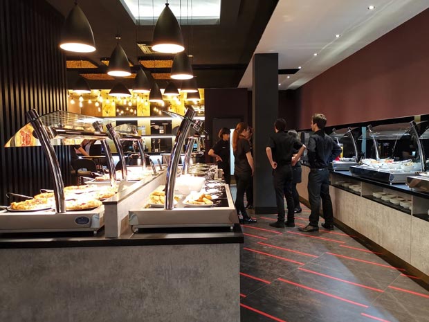 The ViP area offers a hot buffet and unlimited snacks and drinks before your film.