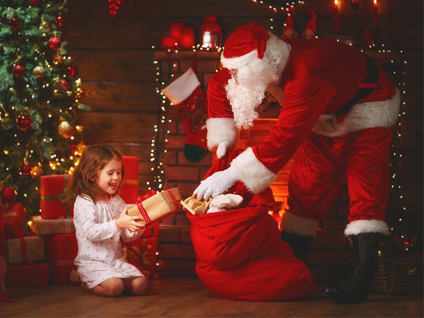 Cotswold Farm Park is looking for a fantastic Father Christmas this festive season.