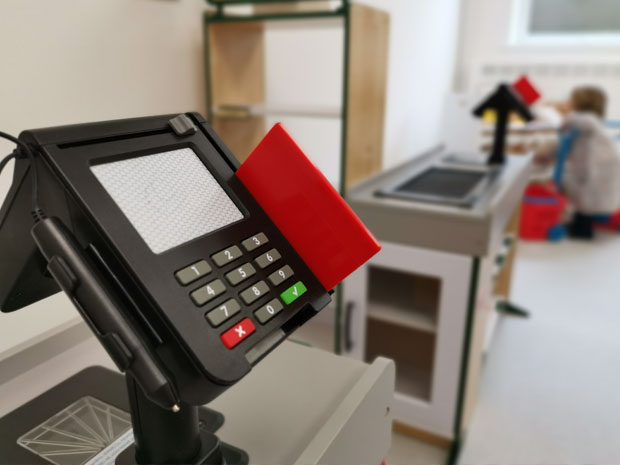 The shop even comes with a till scanner that really beeps!