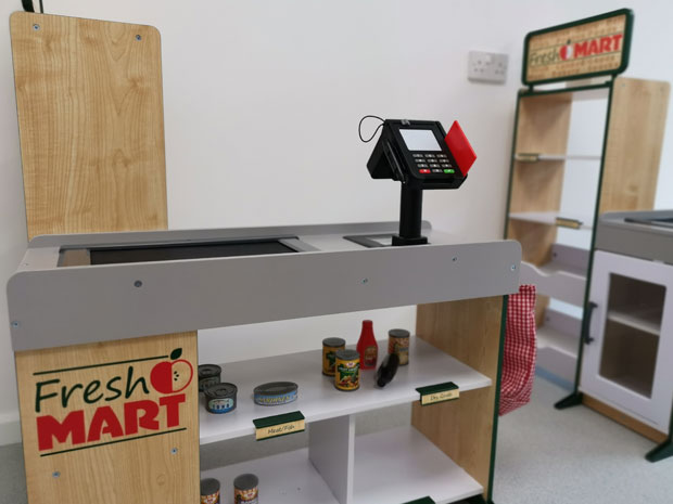 The shop even comes with a till scanner that really beeps!