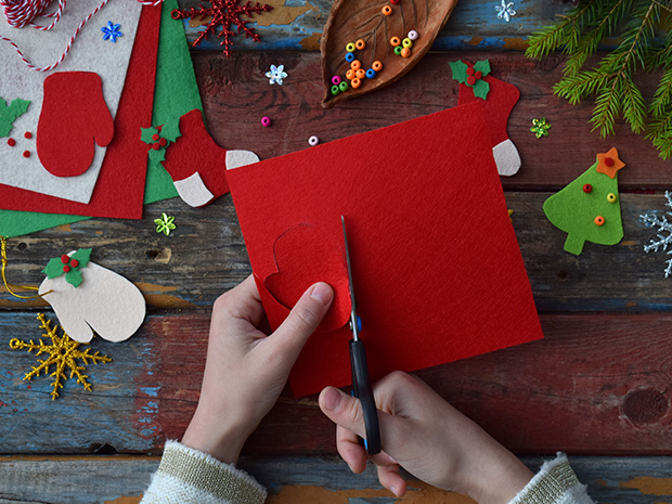 Kids can take part in free Christmas arts and craft sessions at Regent Arcade, this November and December 2021.