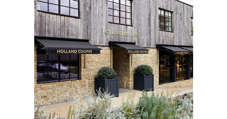 Cheltenham-based designer, Jade Holland Cooper, has had fashion fans on tenterhooks  with the new Holland Cooper boutique in Charlton Kings finally opening this October 2021.