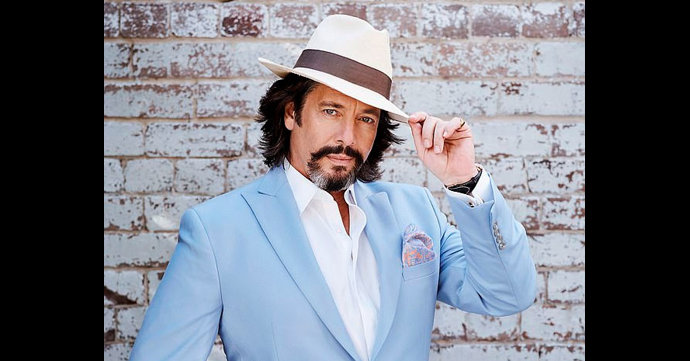 Laurence Llewelyn-Bowen to present Netflix’s Instant Hotel
