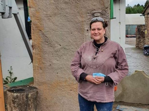 Lest we forget  Forest of Dean-based sculptor and businesswoman, Caroline Horwood, has created a spectacular memorial which records the names of fallen servicemen from Mitcheldean and Abenhall.