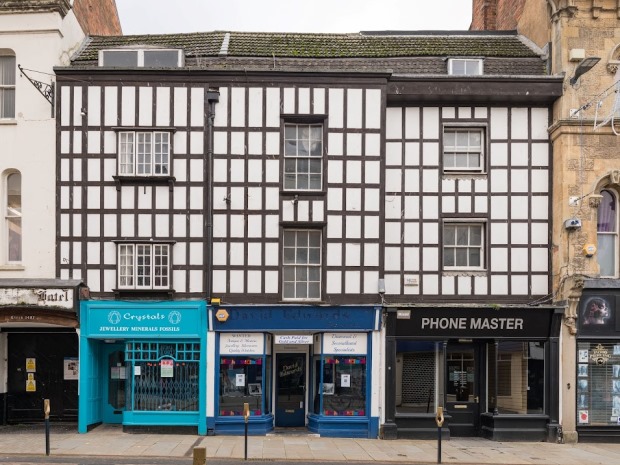 Conservation work to save Gloucester&#x2019;s Fleece Hotel gets underway