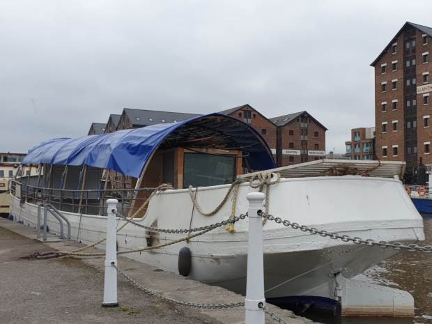 Built in the same Belfast shipyard as RMS Titanic in 1911 and after spending decades working the River Severn, the 75 foot long The Showman is to be turned into a new floating restaurant at Gloucester Docks.
