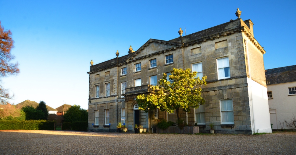 Discover the week-long summer programme packed with educational, immersive and practical skills inspired by nature at Kingshill House in Dursley, this July 2022.