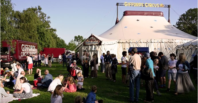 Giffords Circus tour in Gloucestershire