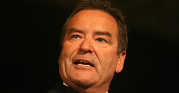 Here's how you can dine with sports broadcasting legend Jeff Stelling this summer