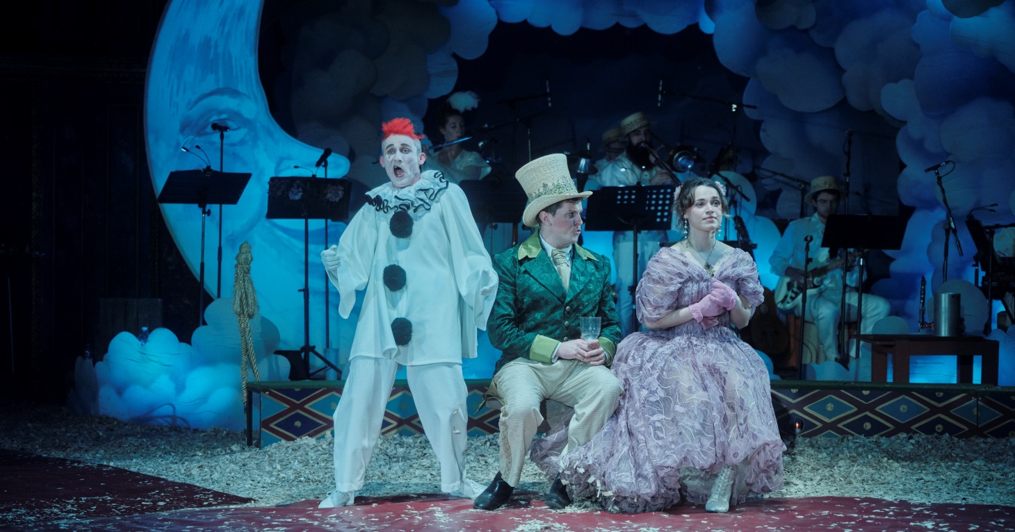 Russell Brand joins Tweedy the Clown on Giffords Circus tour