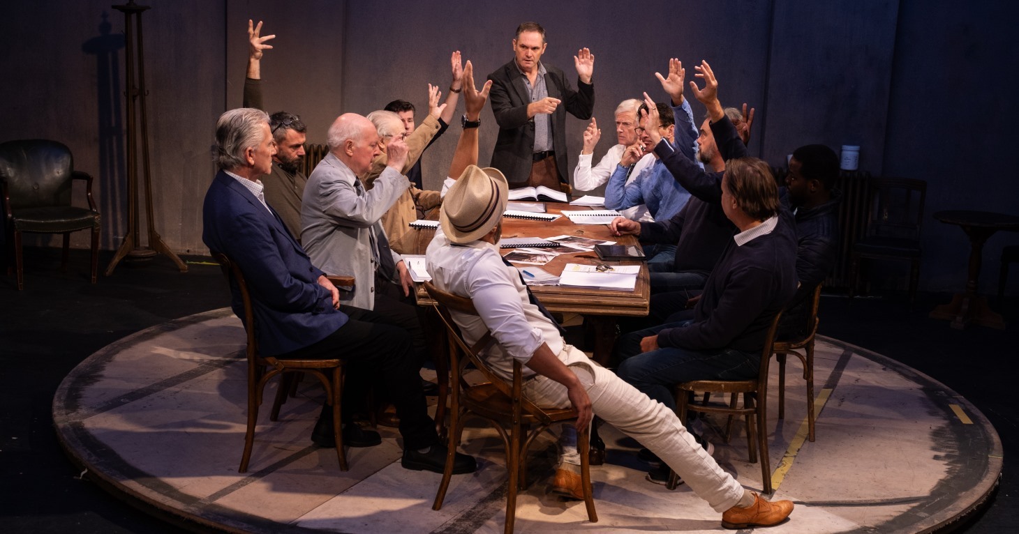 Hollywood veteran leads all-star cast in Twelve Angry Men at the Everyman Theatre