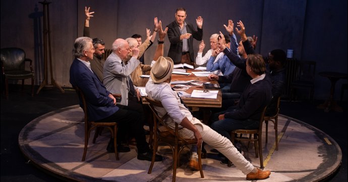 Hollywood veteran leads all-star cast in Twelve Angry Men at the Everyman Theatre