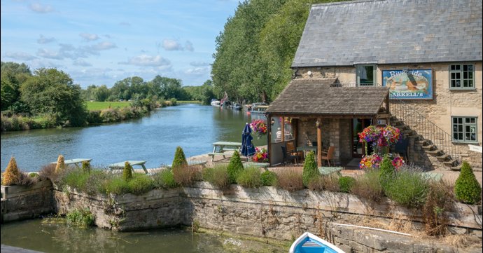 15 best riverside pubs in Gloucestershire
