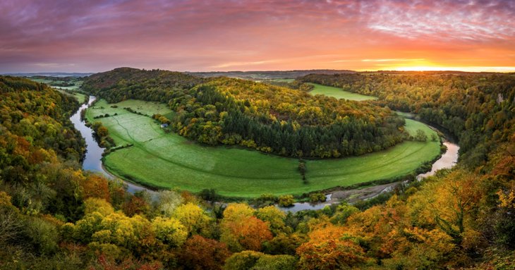 One way to make the most of the autumn season is to visit the Forest of Dean's gorgeous viewpoints, like Symonds Yat Rock.
