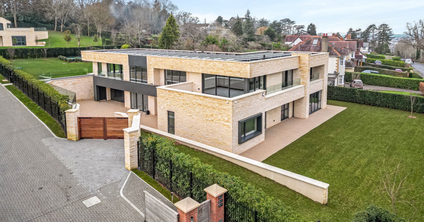Bespoke Cotswolds home with outstanding views of Cheltenham Racecourse