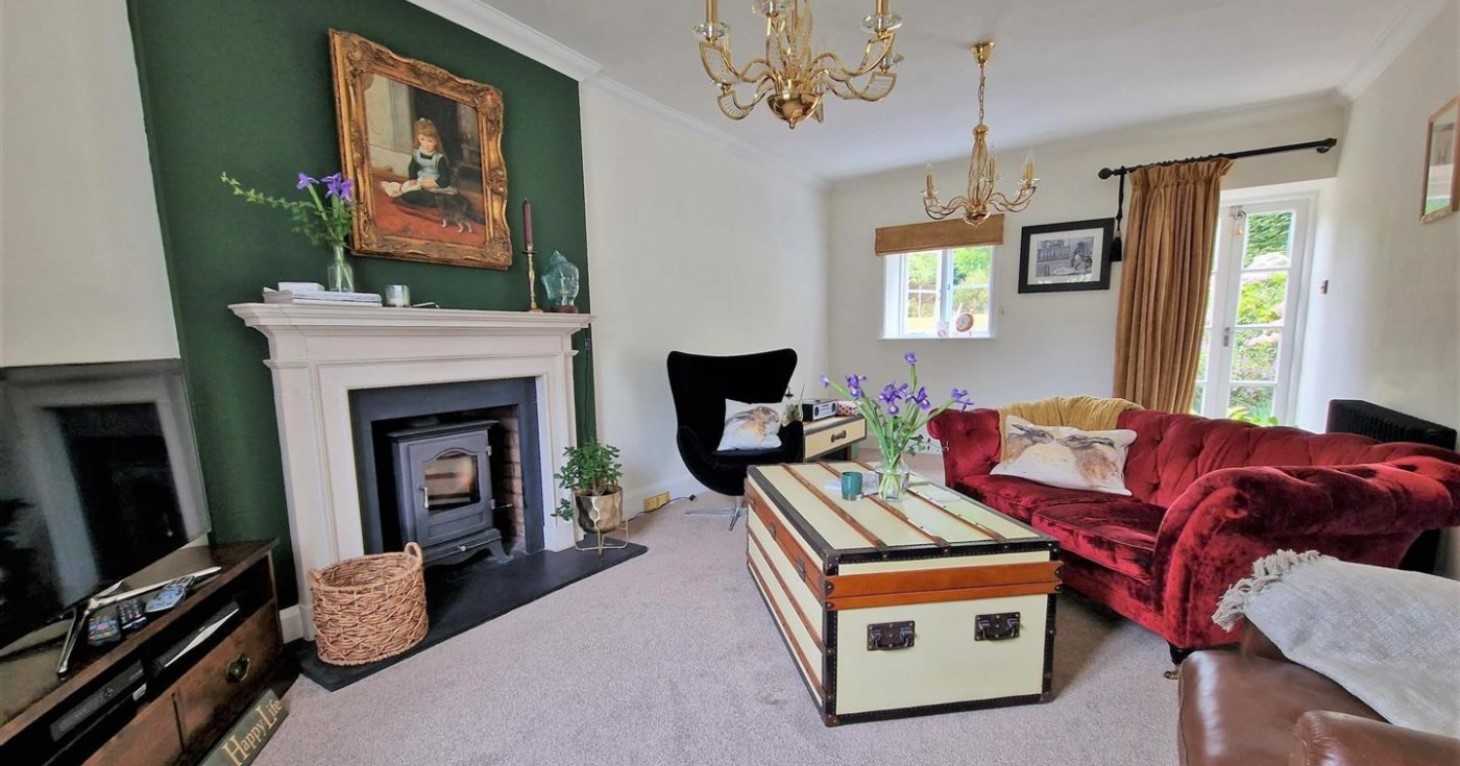 Beautifully decorated, the property has plenty of charming period features throughout.