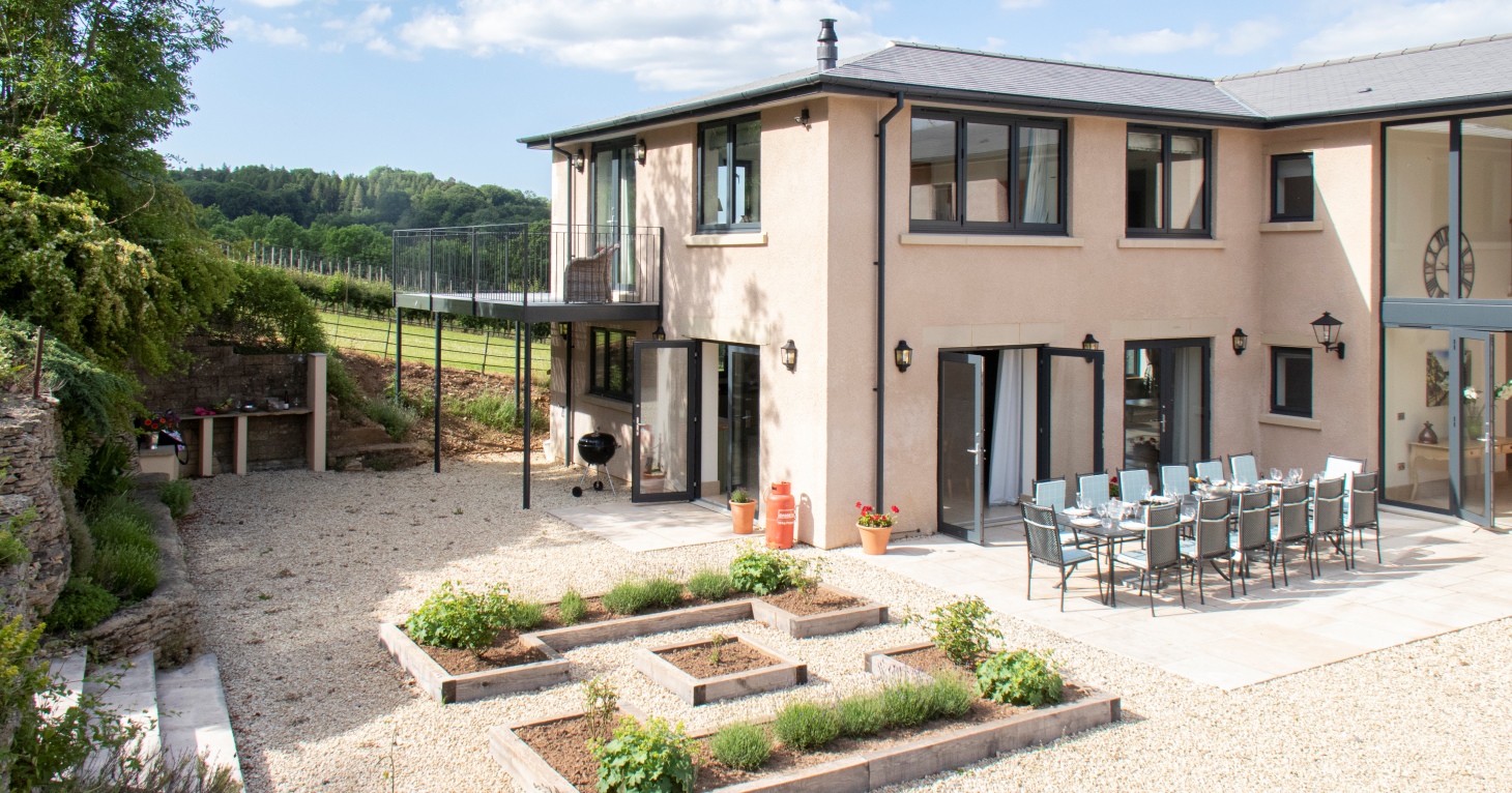 It offers two self-catering holiday houses, both of which are child- and dog-friendly.